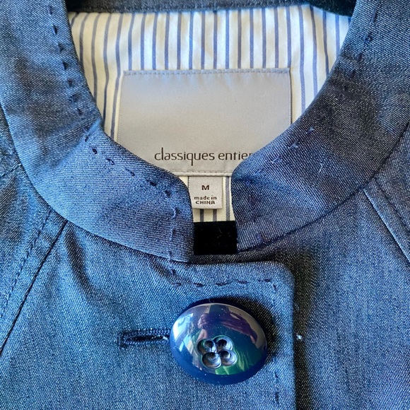 Classiques Entier Denim Jacket with Exquisite Details - Picture 2 of 6